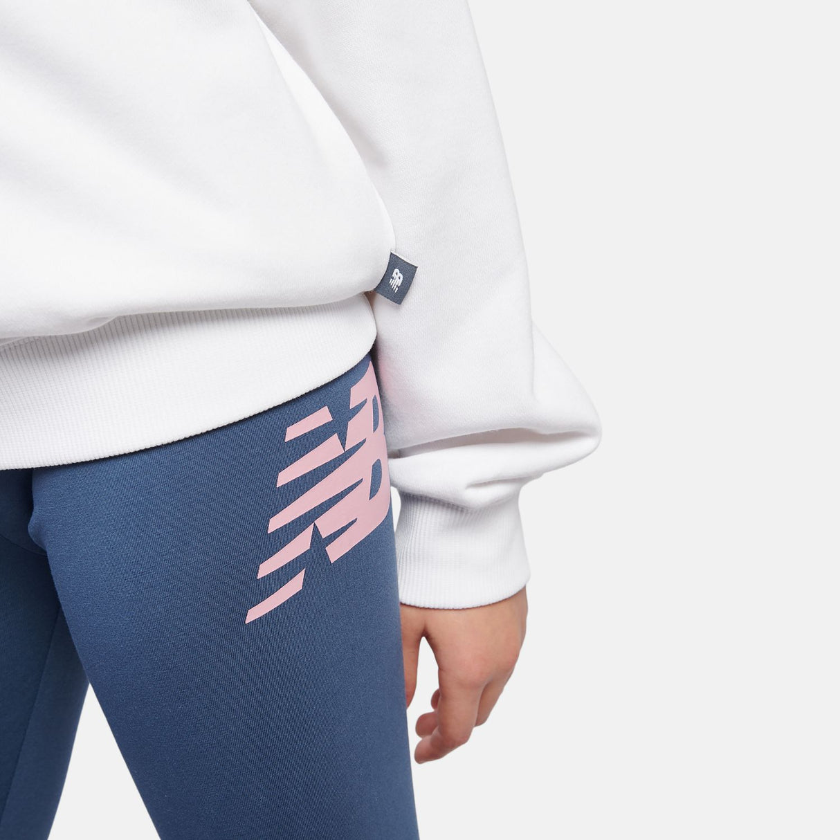 New Balance Girls' Floral Back Graphic Crew-10