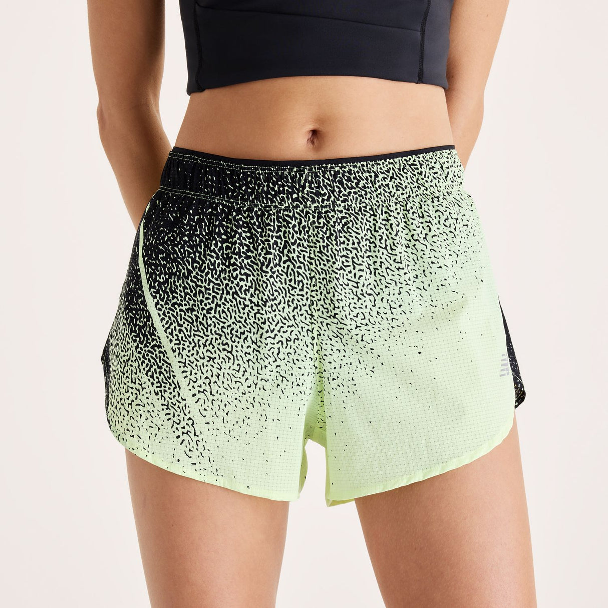 New Balance Women's RC Ultra Light Printed Shorts 3-3