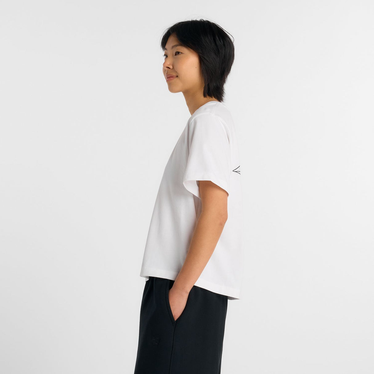 New Balance Women's United Airlines NYC Half Graphic T-Shirt - Apple-2