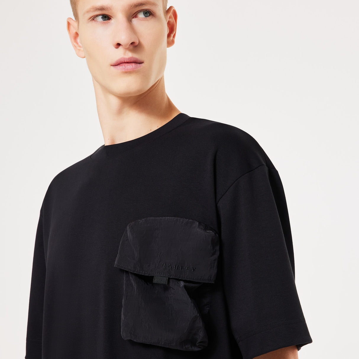Oakley Men's Reserve Pocket Tee-5