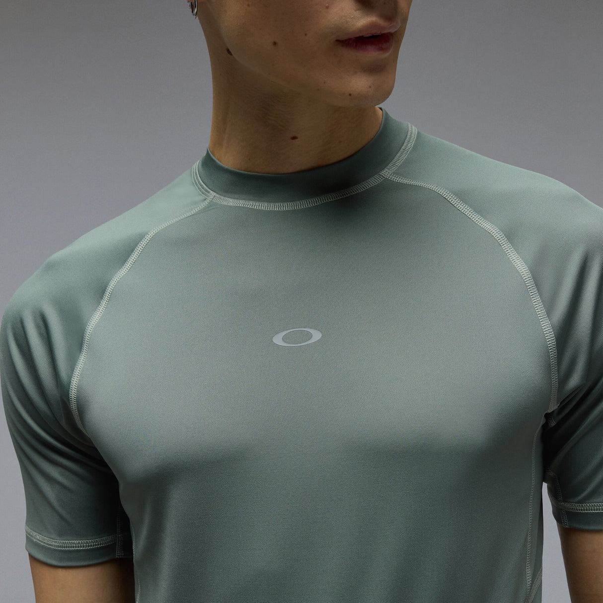 Oakley Men's Ventura Short Sleeve Rashguard T-Shirt-5