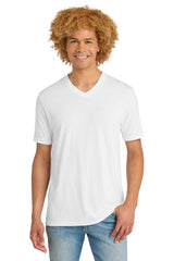 District Men's     Perfect Tri   V-Neck Tee