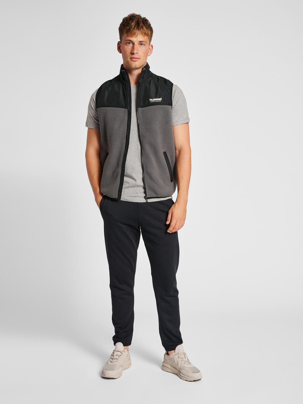 hummel Men's Legacy Charley Fleece Waistcoat-4