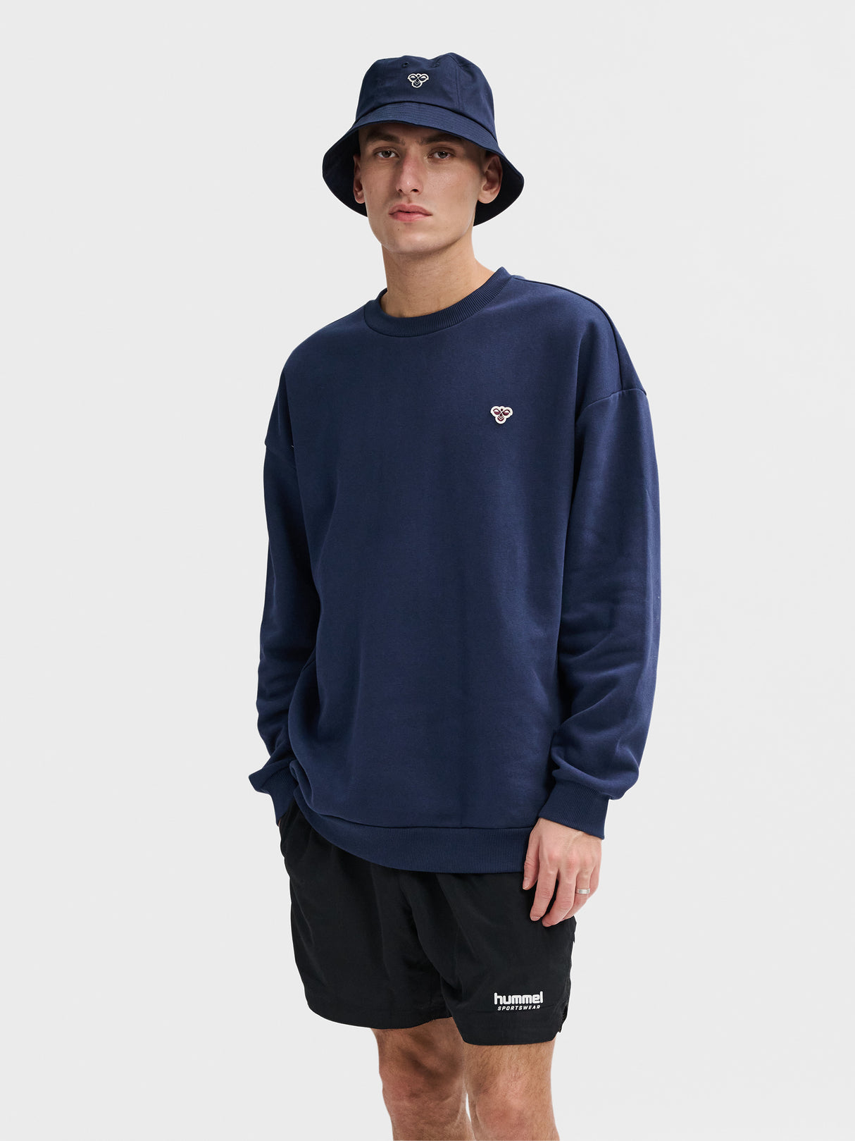 hummel Unisex Loose Crewneck Bee-6