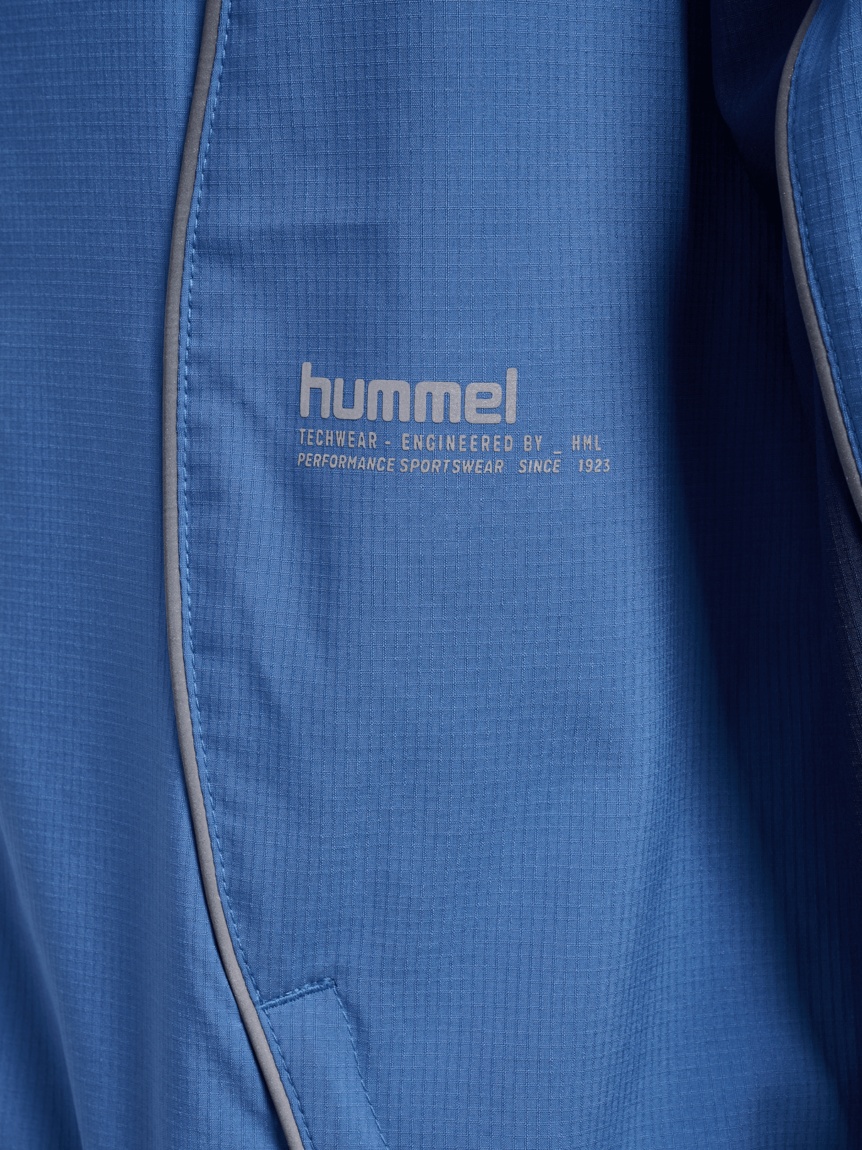 hummel Men's Pulse Woven Zip Jacket-3