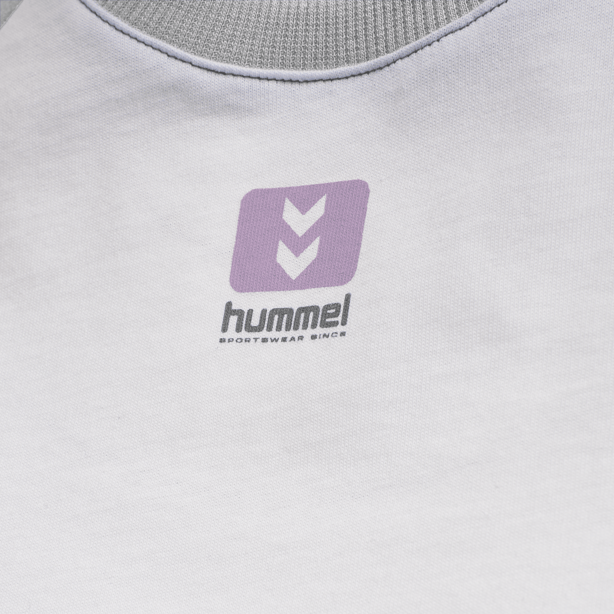 hummel Women's Legacy Naya Cropped T-Shirt-3