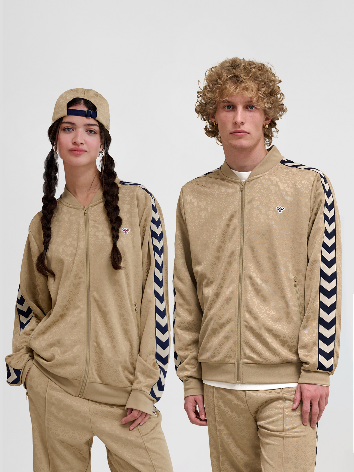 hummel Unisex Archive Regular Poly Jacket AOP-6
