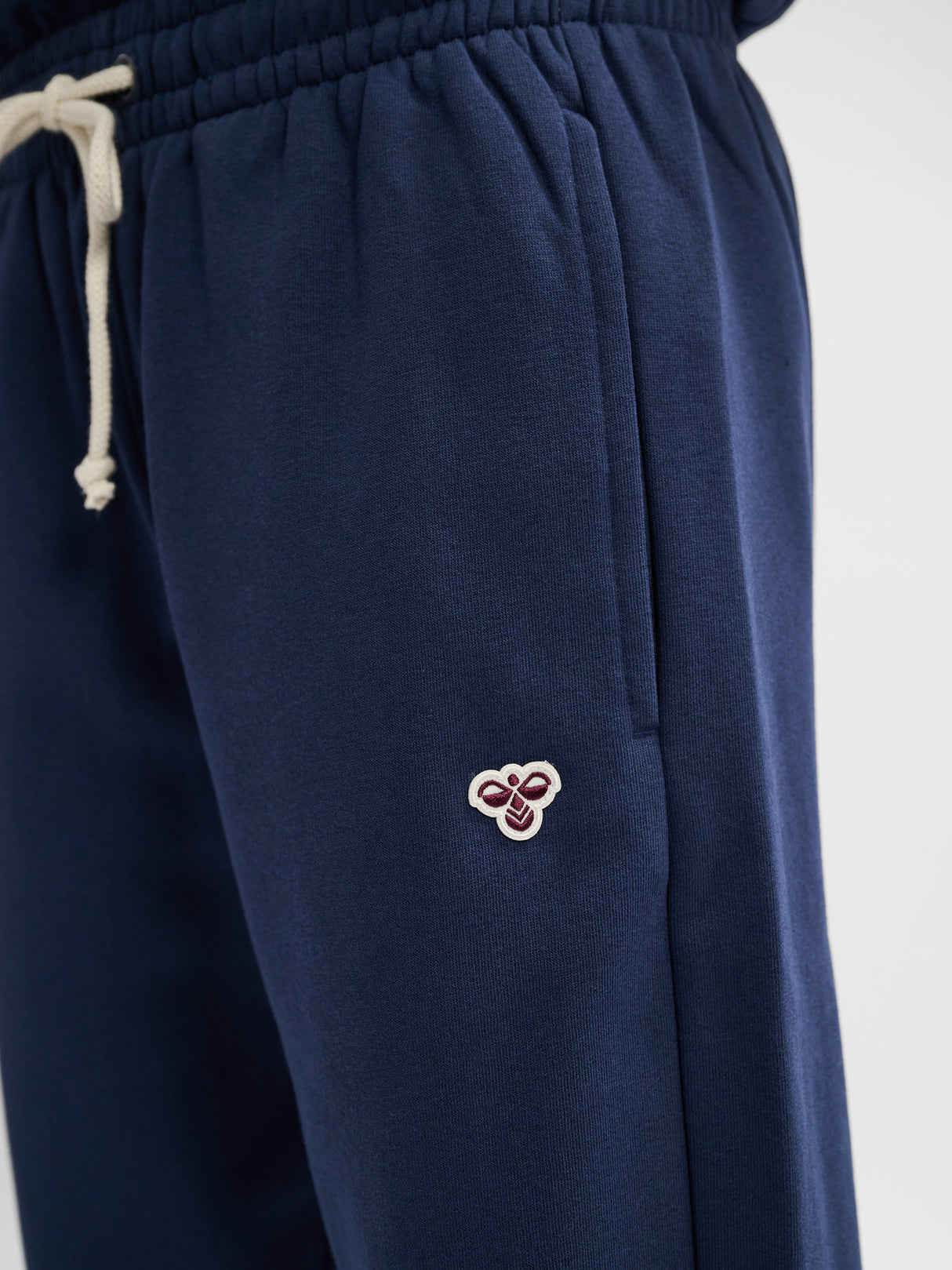 hummel Unisex Regular Bee Sweatpants-3