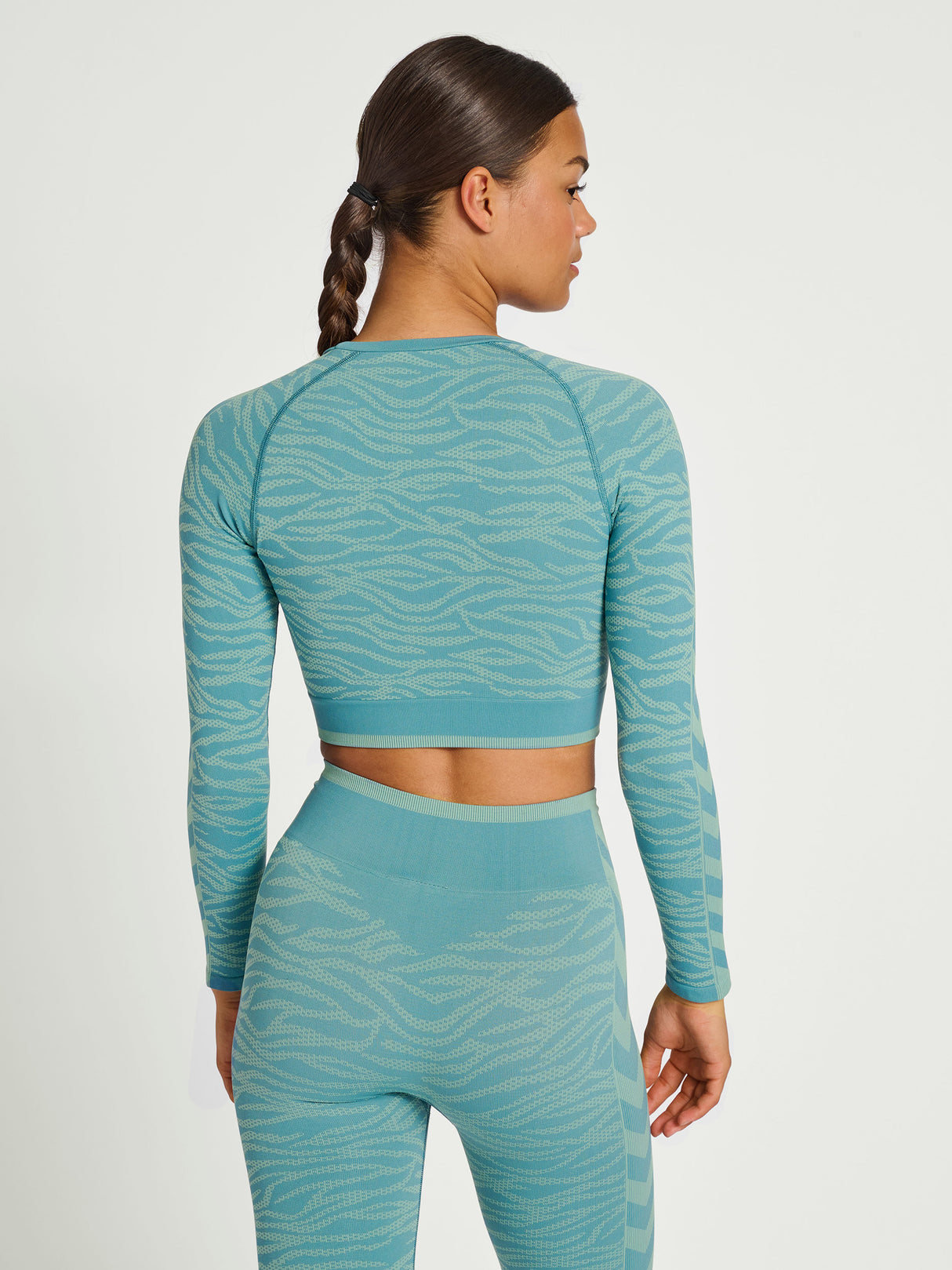 hummel Women's Mindful Training Saga Seamless Crop T-Shirt Long Sleeve-6