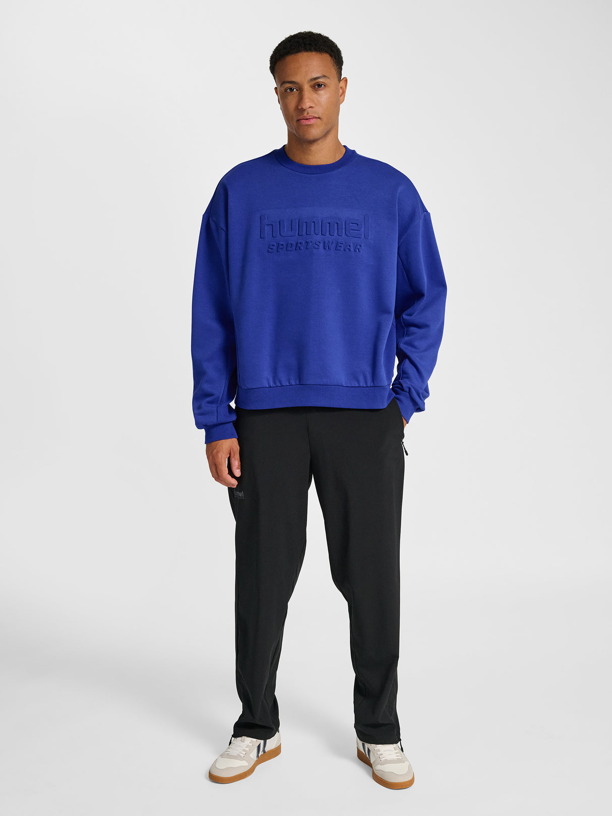 hummel Unisex Boxy Crew Logo-6