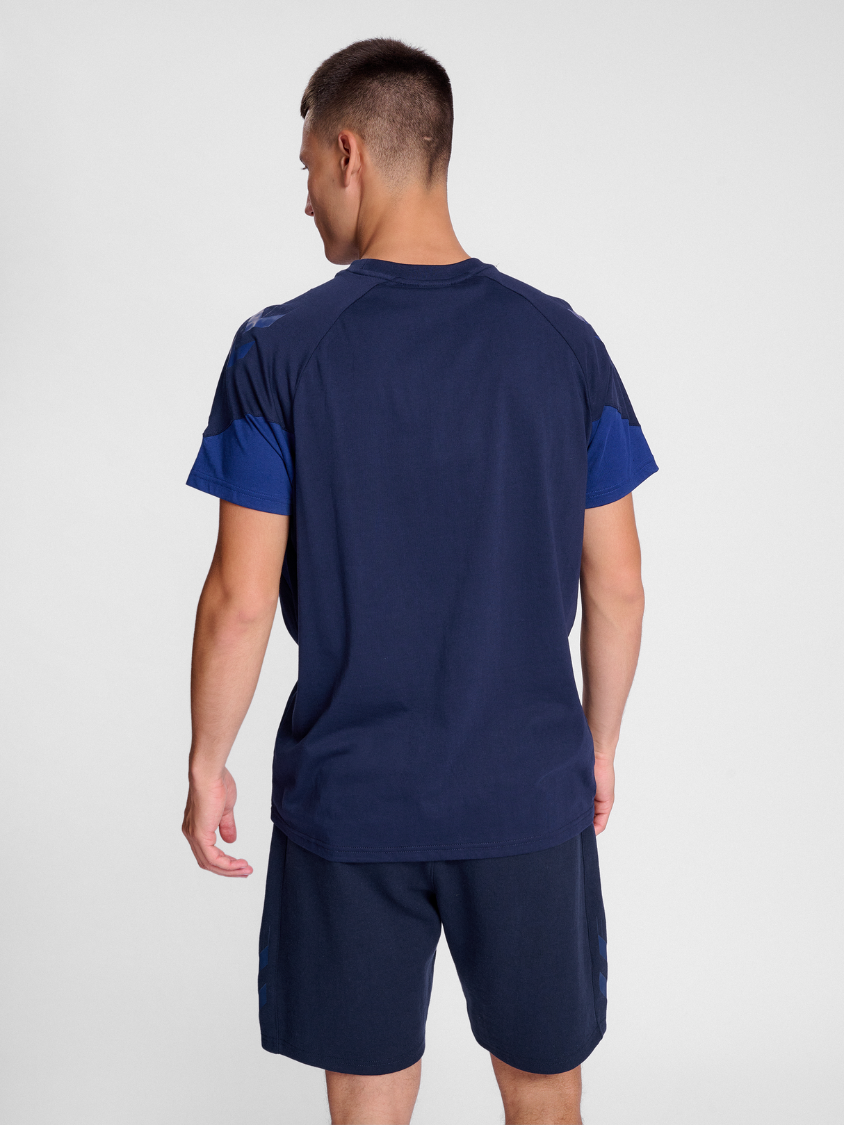 hummel Men's Travel Short Sleeve T-Shirt-4