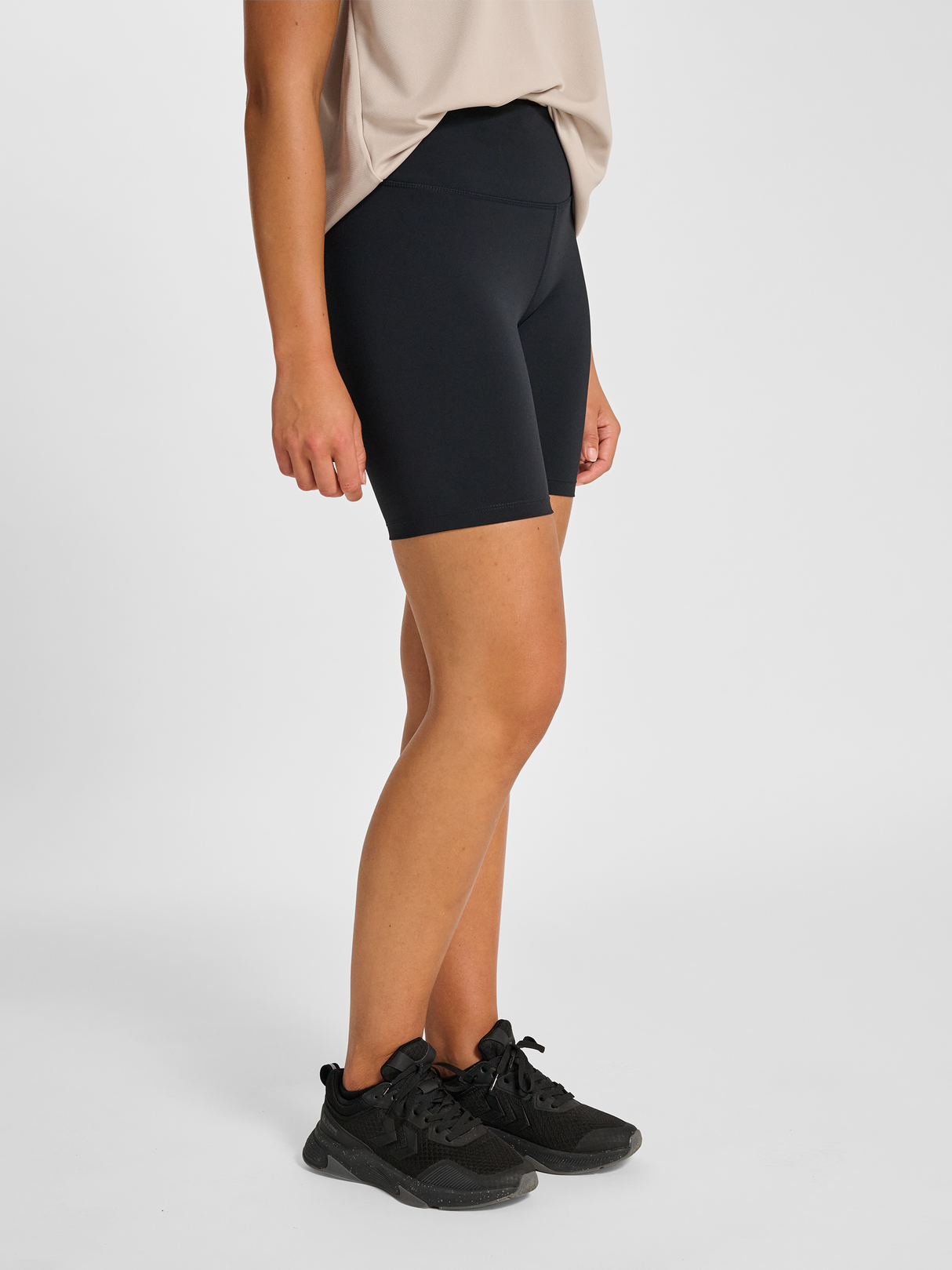hummel Women's Court Mid Waist Pocket Tights Shorts-5