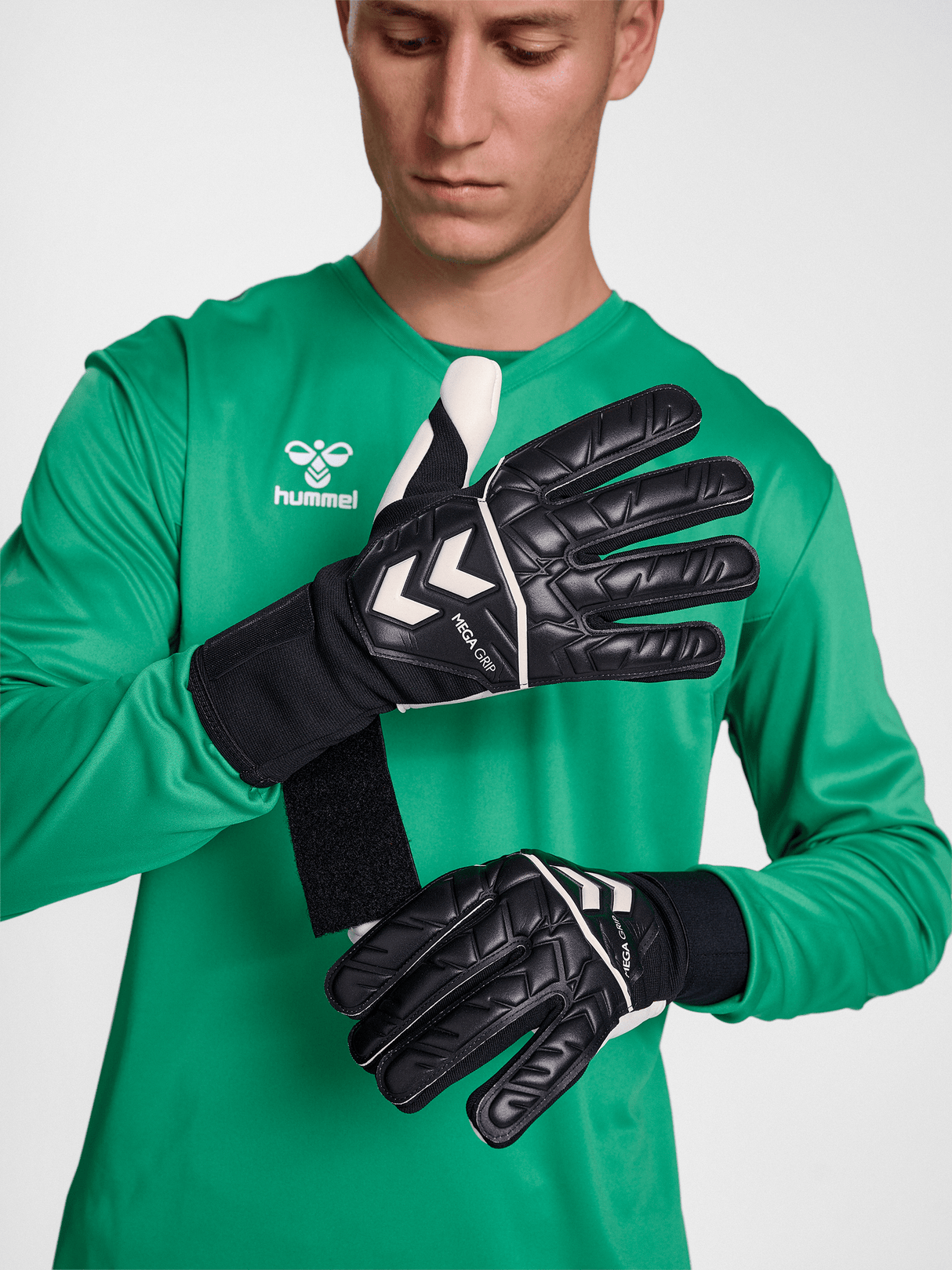 hummel Goalkeeper Gloves Mega Grip-5