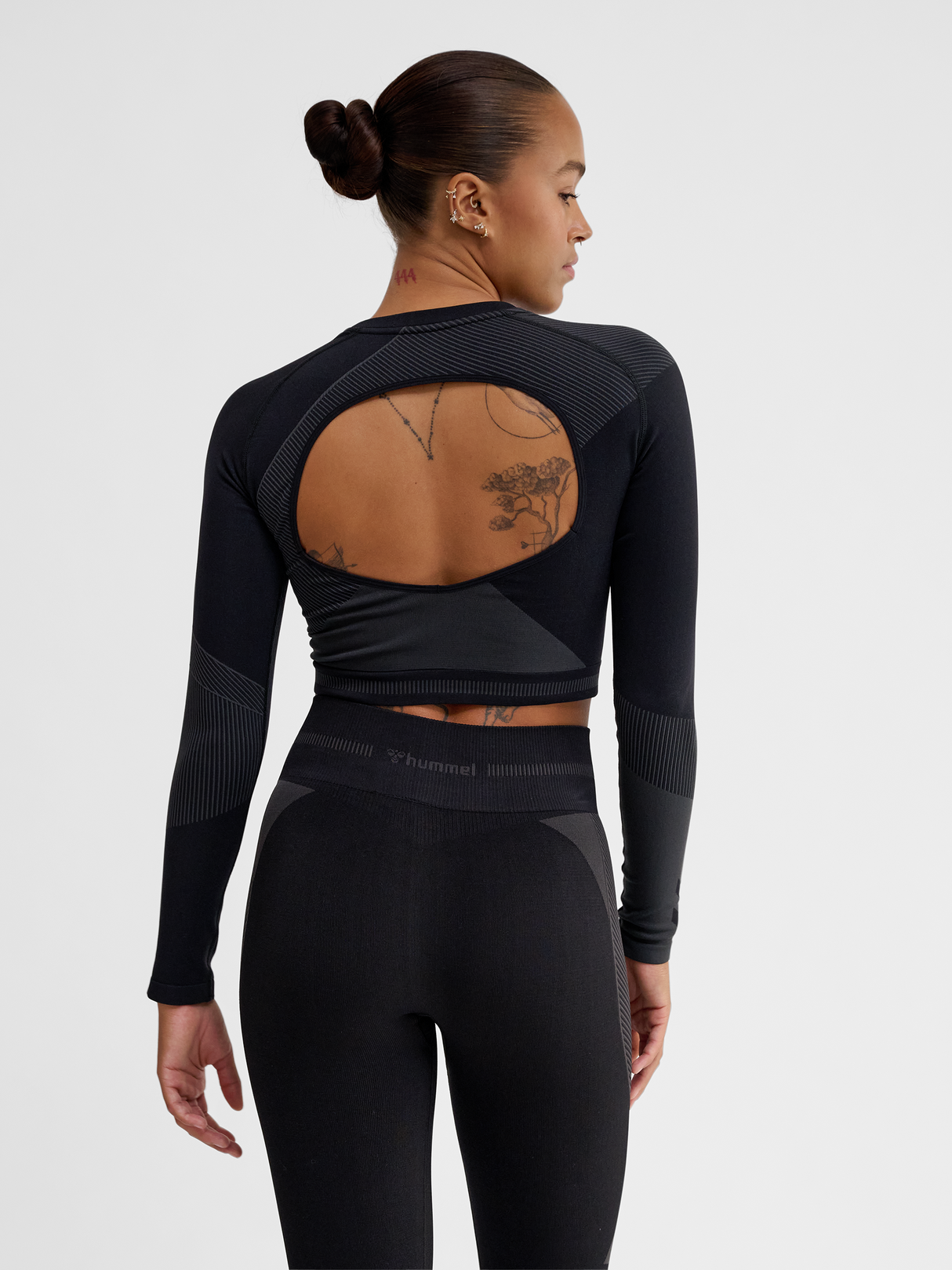 hummel Women's Unity Seamless Crop Long Sleeve T-Shirt-5