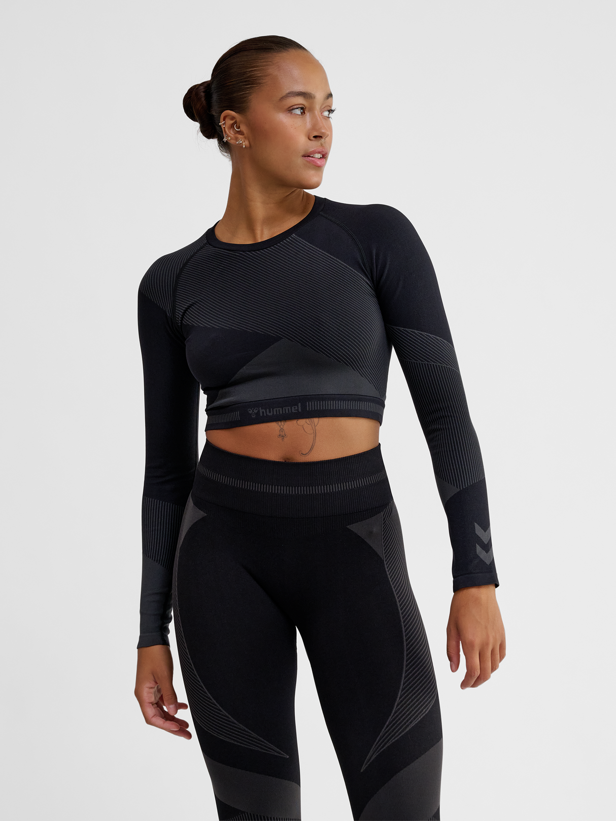 hummel Women's Unity Seamless Crop Long Sleeve T-Shirt-6