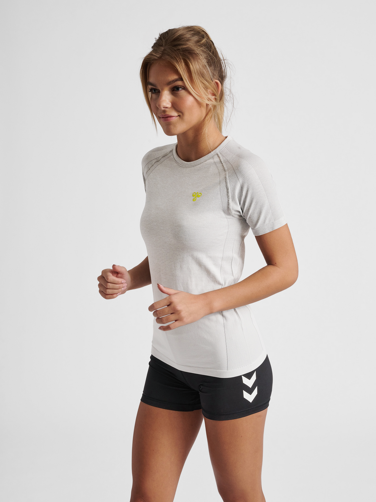 hummel Women's GG12 Training Seamless Short Sleeve-5