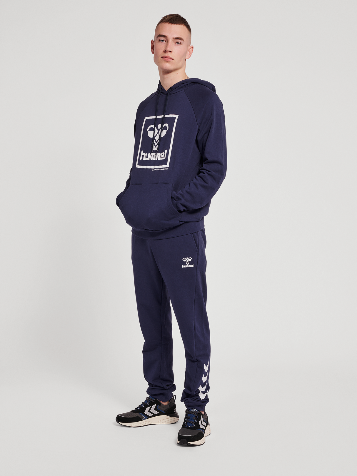 hummel Men's Isam 2.0 Hoodie-10