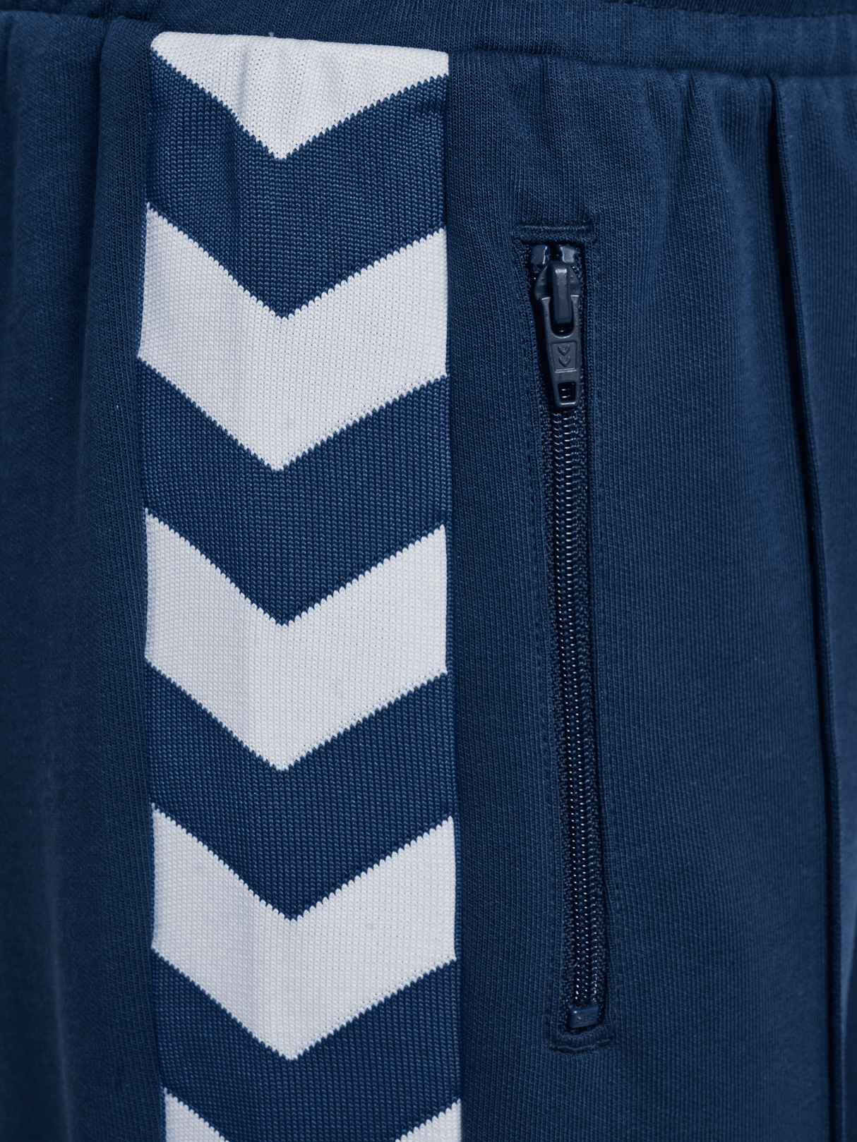 hummel Youth Archive Regular Poly Shorts-4