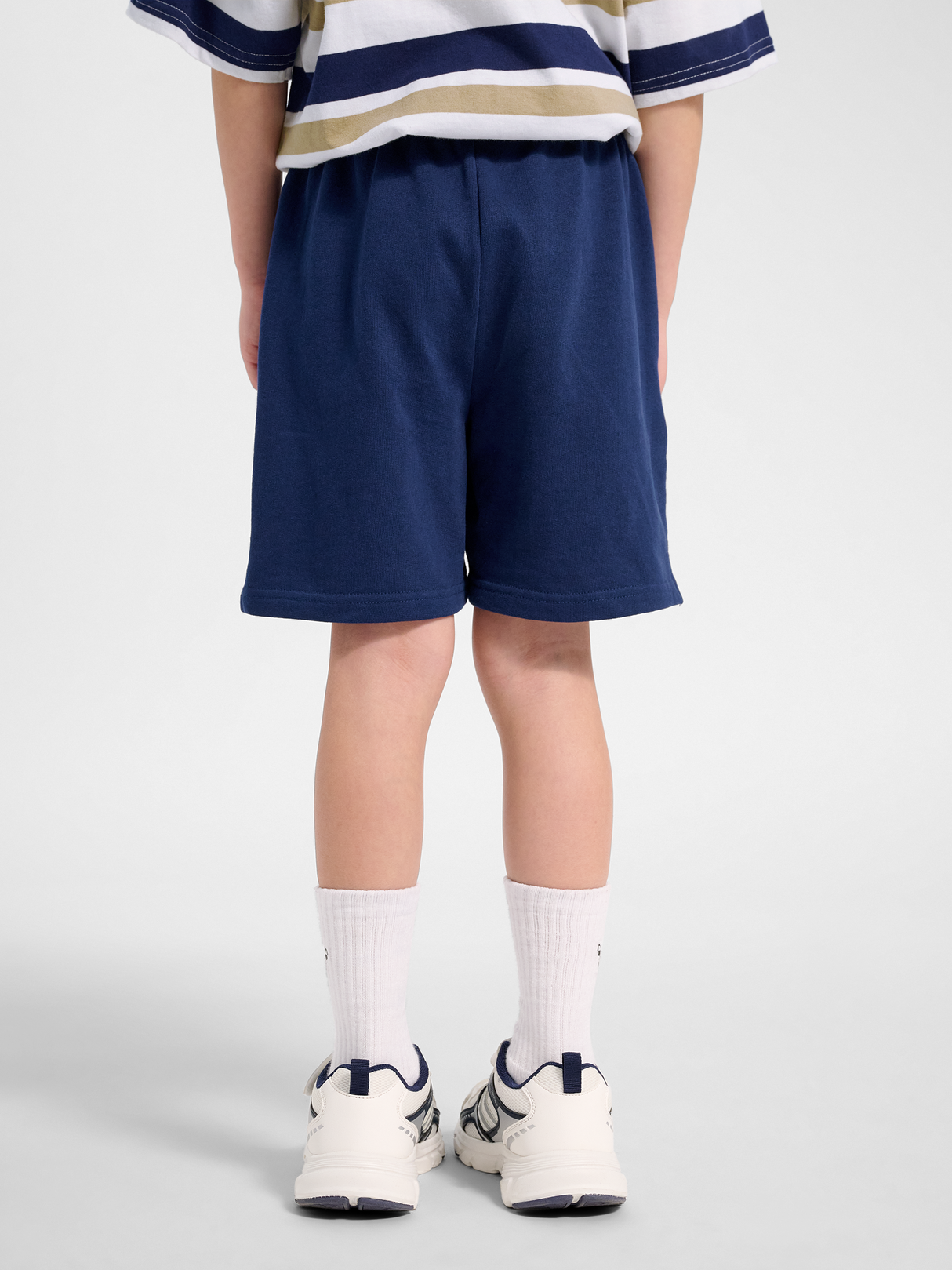 hummel Youth Jump Boxy Sweat Shorts-4