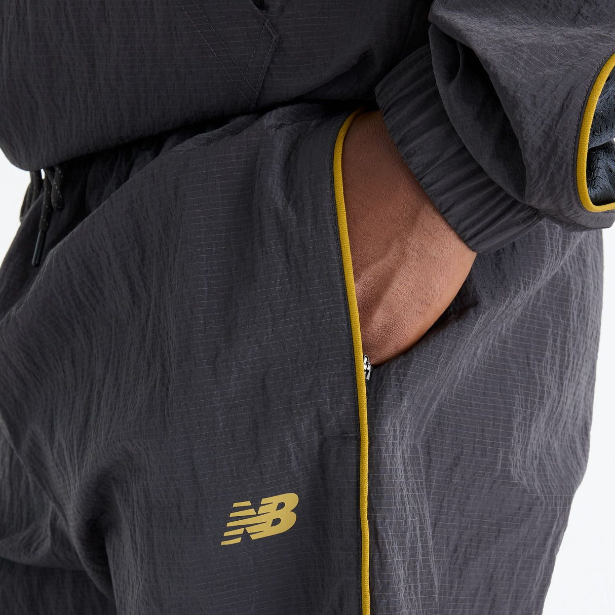 New Balance Men's Mesh Woven Pants-4