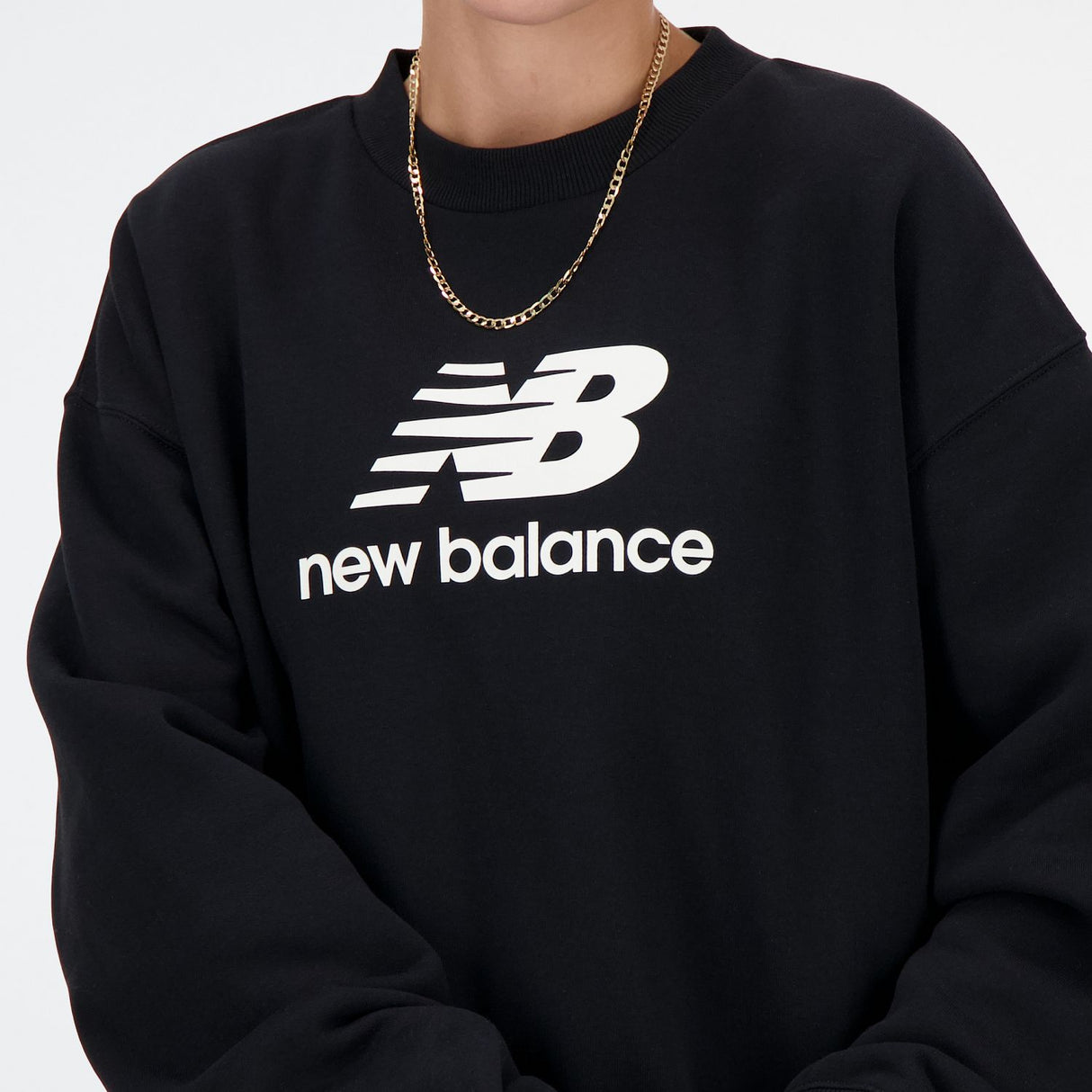 New Balance Women's Sport Essentials Fleece Logo Crew-4