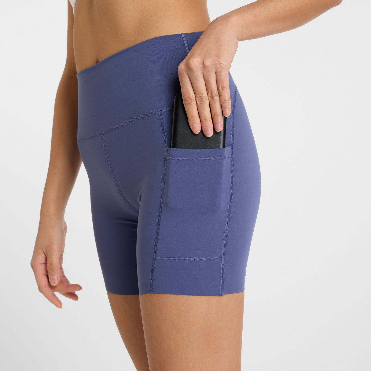 New Balance Women's Sleek Pocket High Rise Short 6-4