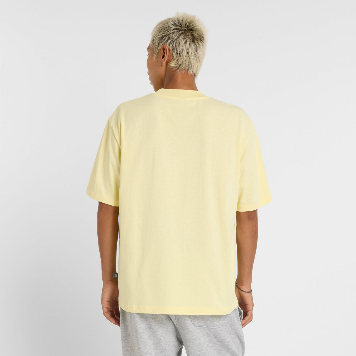 New Balance Men's Hoops Graphic Vintage T-Shirt-3