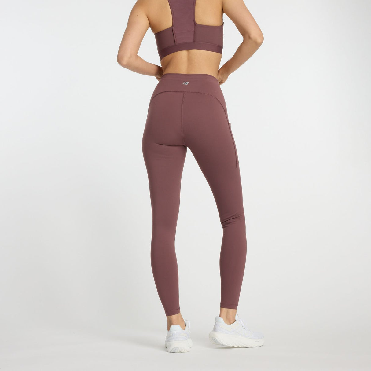 New Balance Women's Sleek Pocket High Rise Legging 27-5