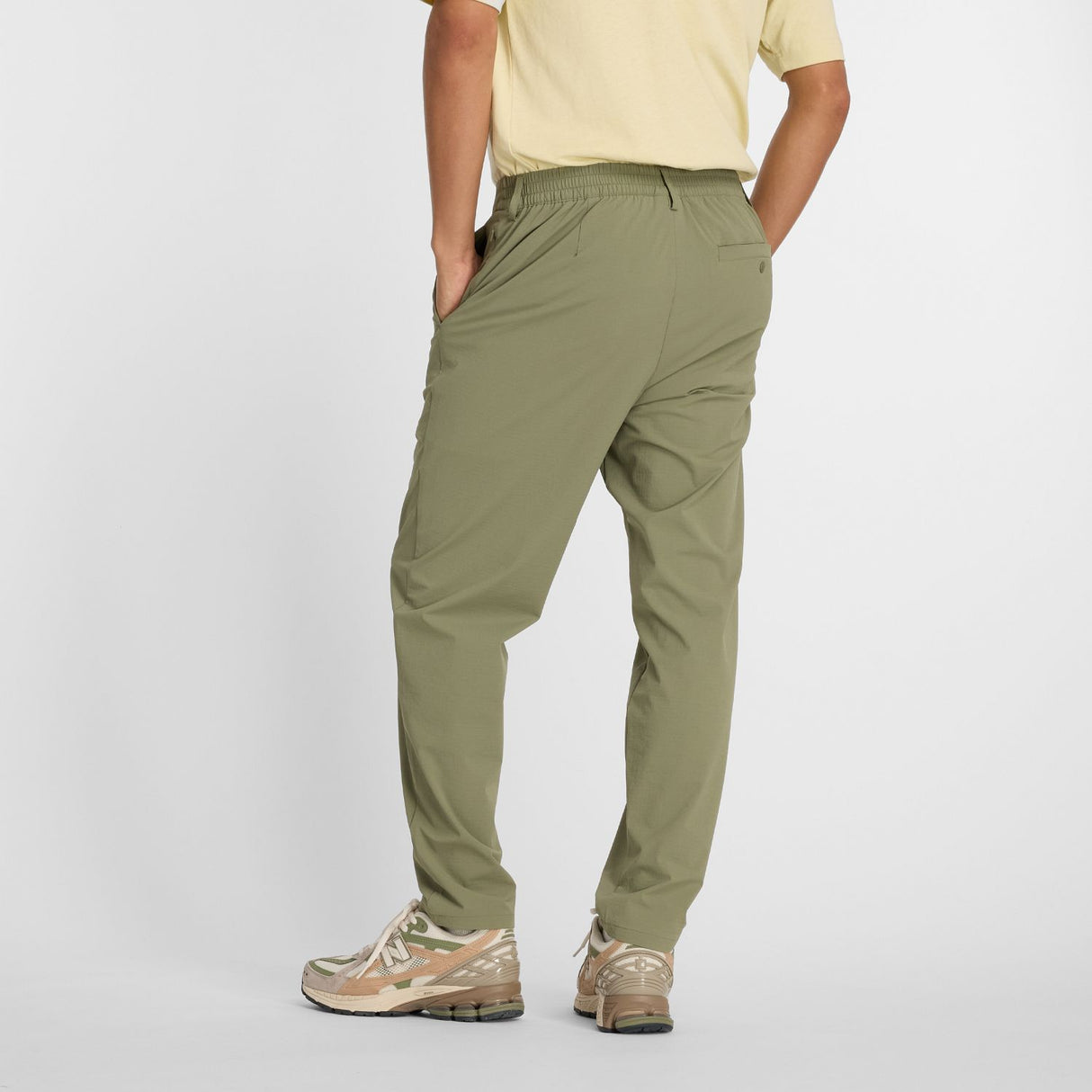 New Balance Men's Athletics Ripstop Standard Tapered Pants 28-5