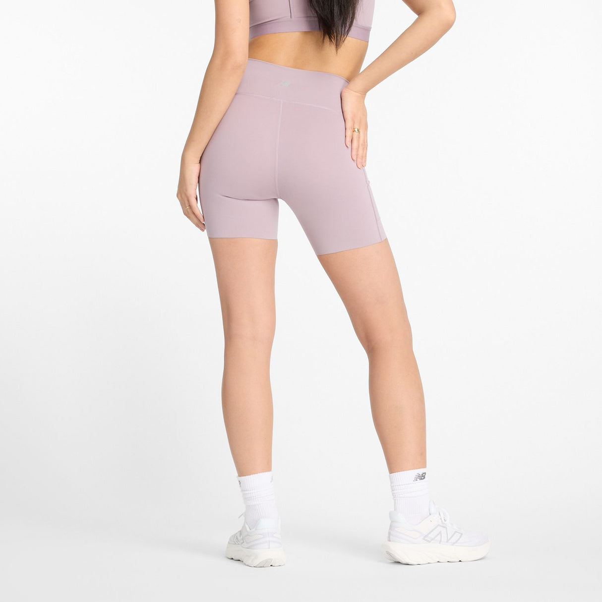 New Balance Women's Sleek Pocket High Rise Short 6-5