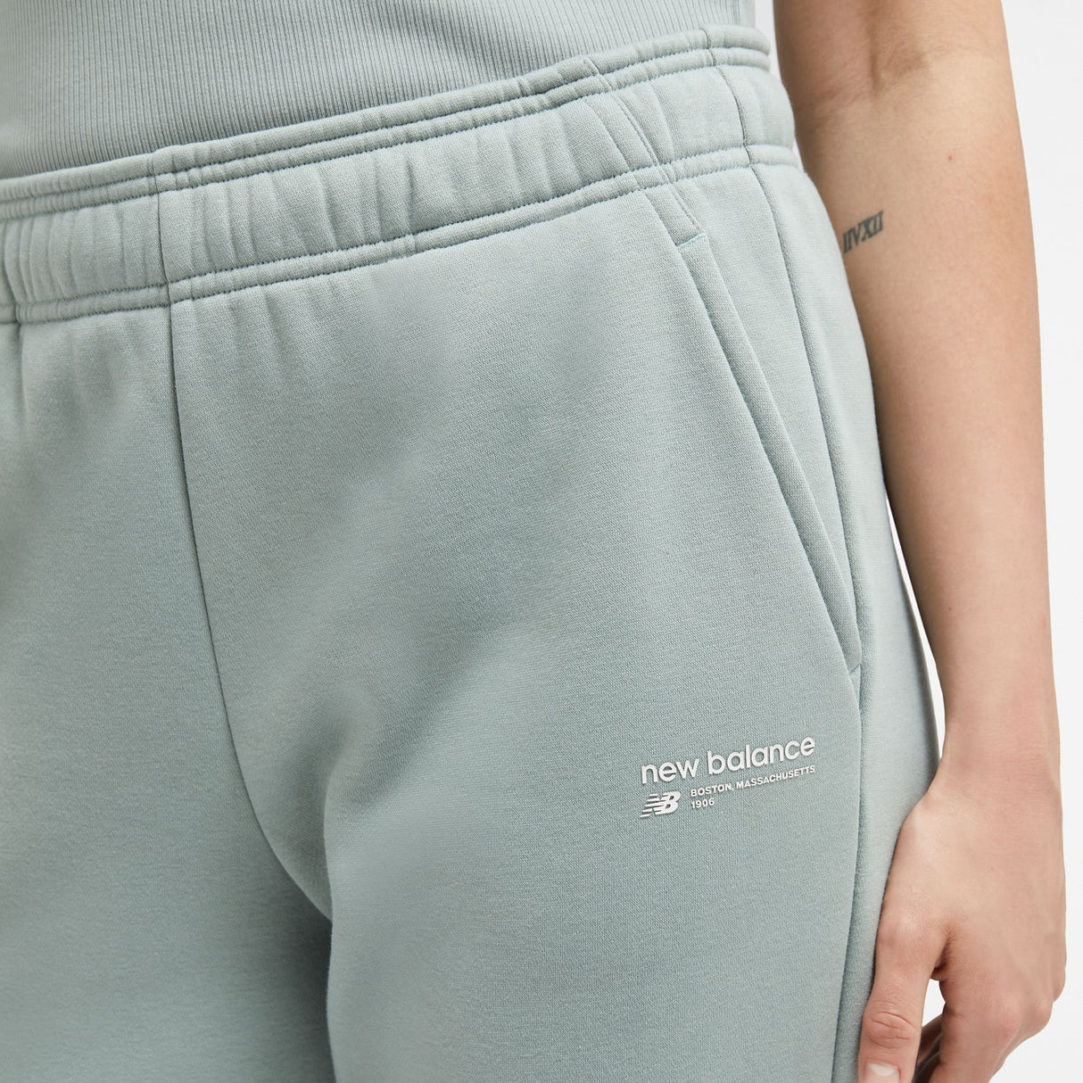 New Balance Women's Linear Heritage Brushed Back Fleece Sweatpants-5