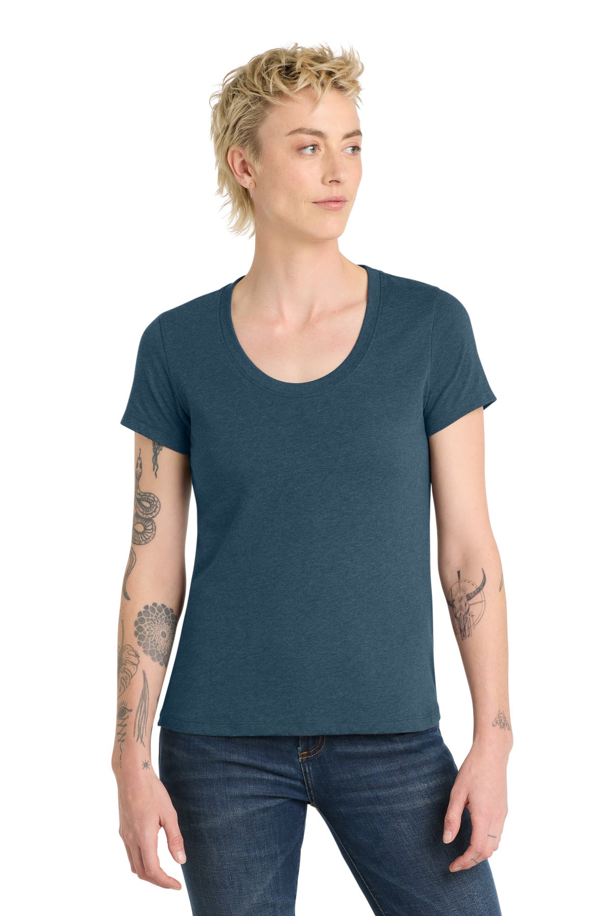 District Women's    Flex Scoop Neck Tee DT7501