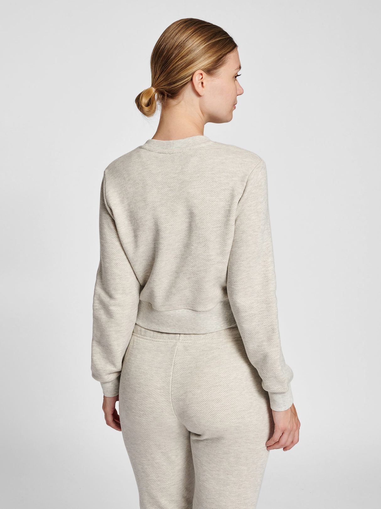 hummel Women's Legacy Shai Shorts Sweatshirt-6