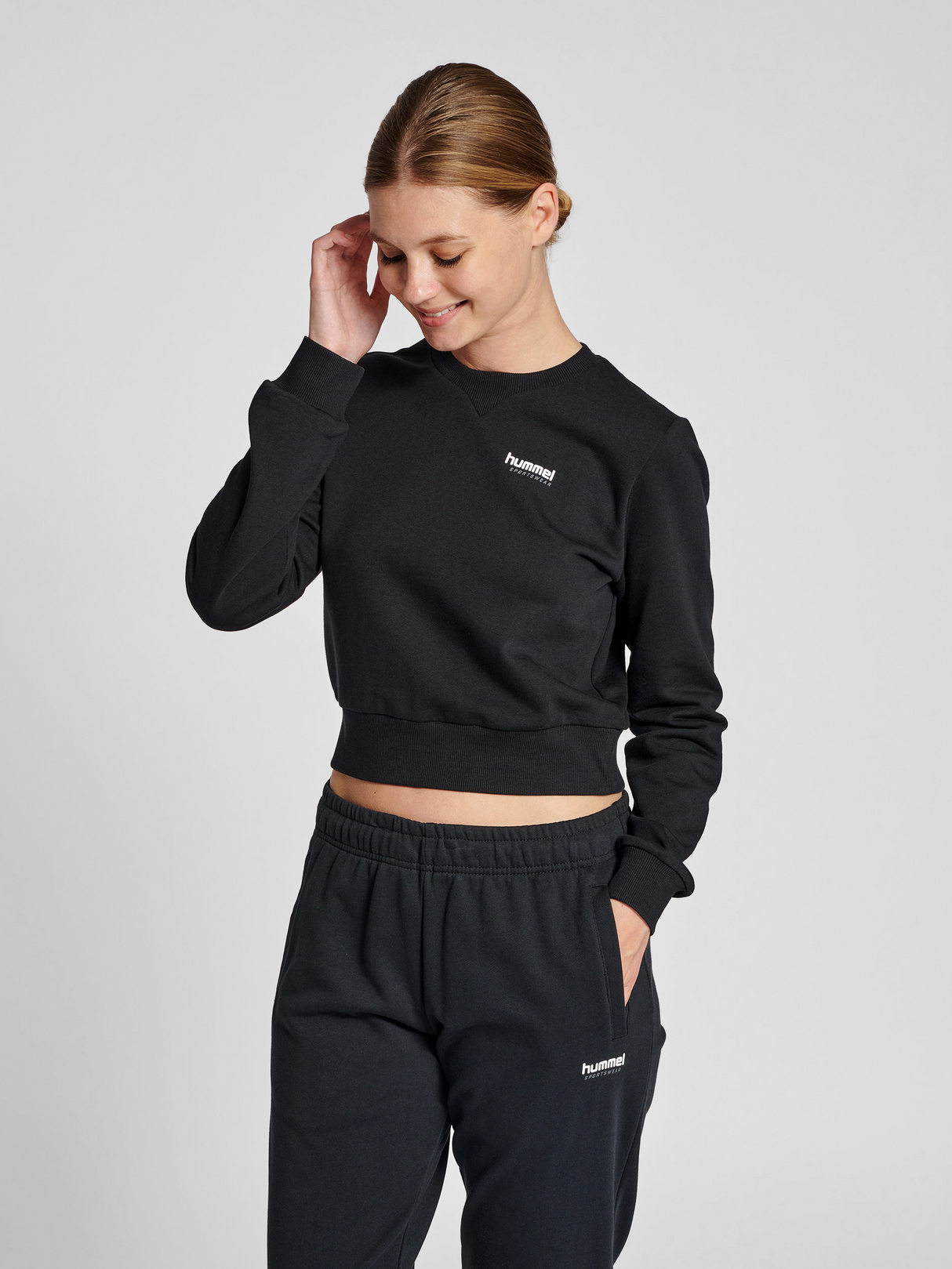 hummel Women's Legacy Shai Shorts Sweatshirt-5
