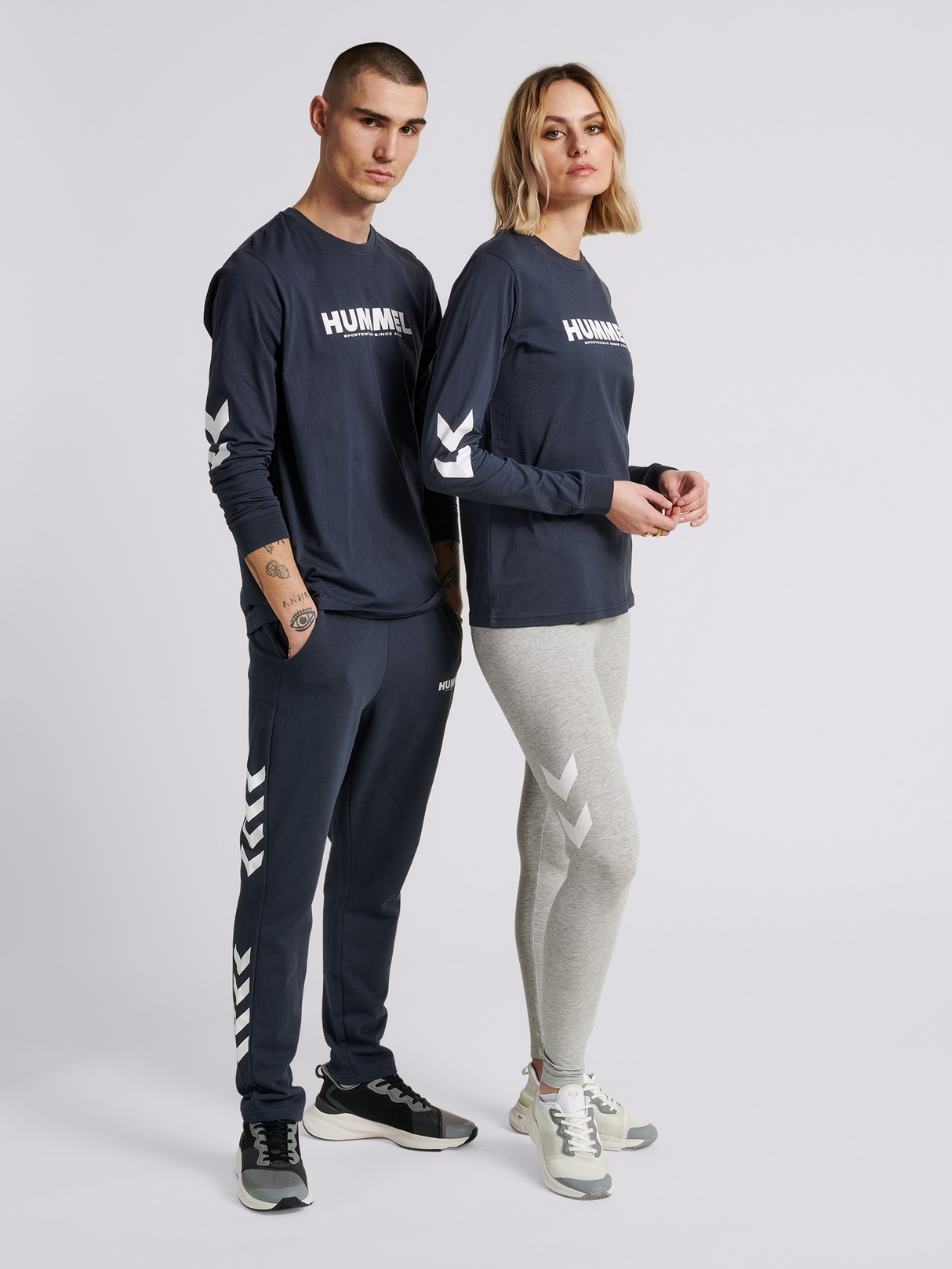 hummel Unisex Legacy Long Sleeve T-Shirt-6
