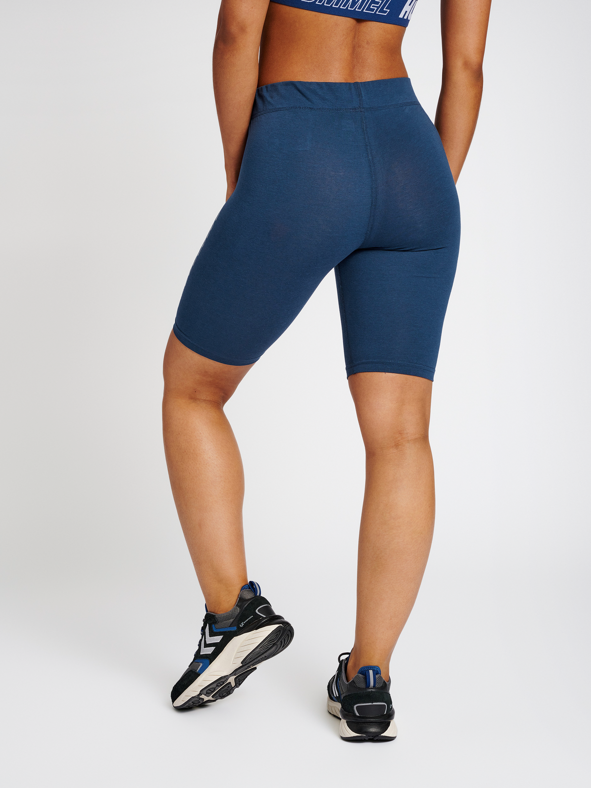 hummel Women's Training Essentials Maja 2-Pack Mid Waist Tight Shorts-5