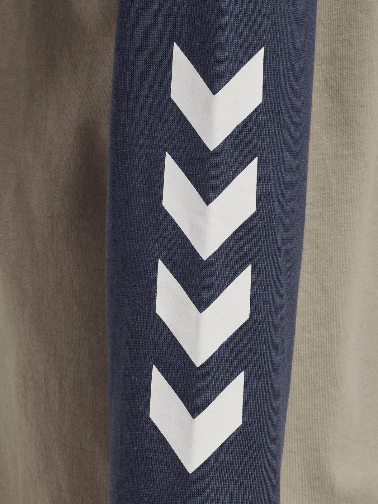 hummel Youth Logo Long Sleeve T-Shirt Noos-3