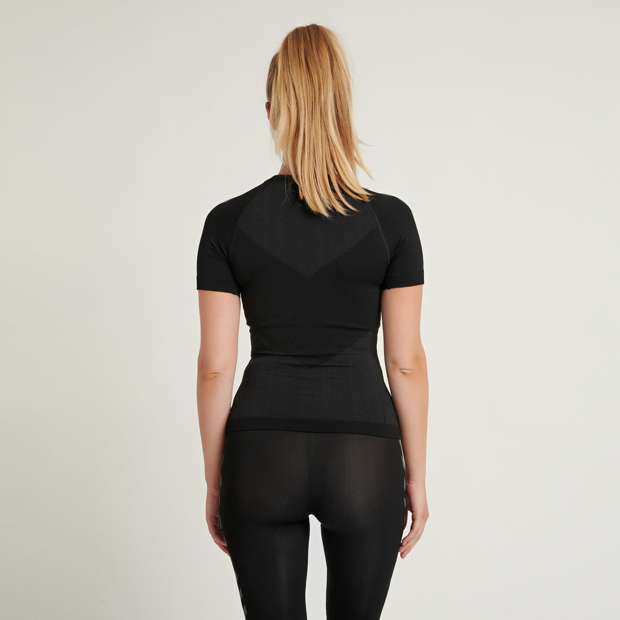hummel Women's Hummel First Seamless Short Sleeve Jersey-5
