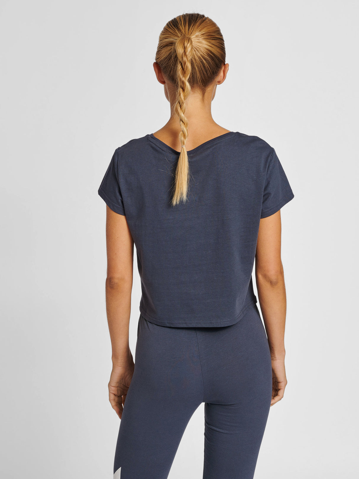 hummel Women's Legacy Cropped T-Shirt-4