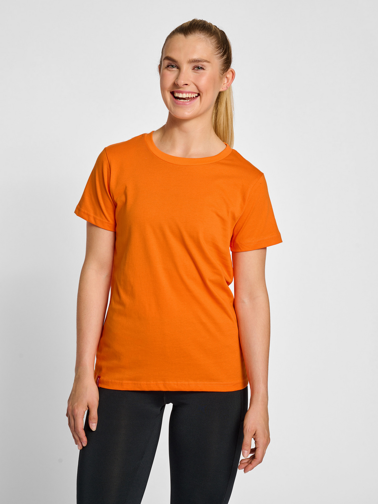 hummel Women's Heavy Short Sleeve T-Shirt-5