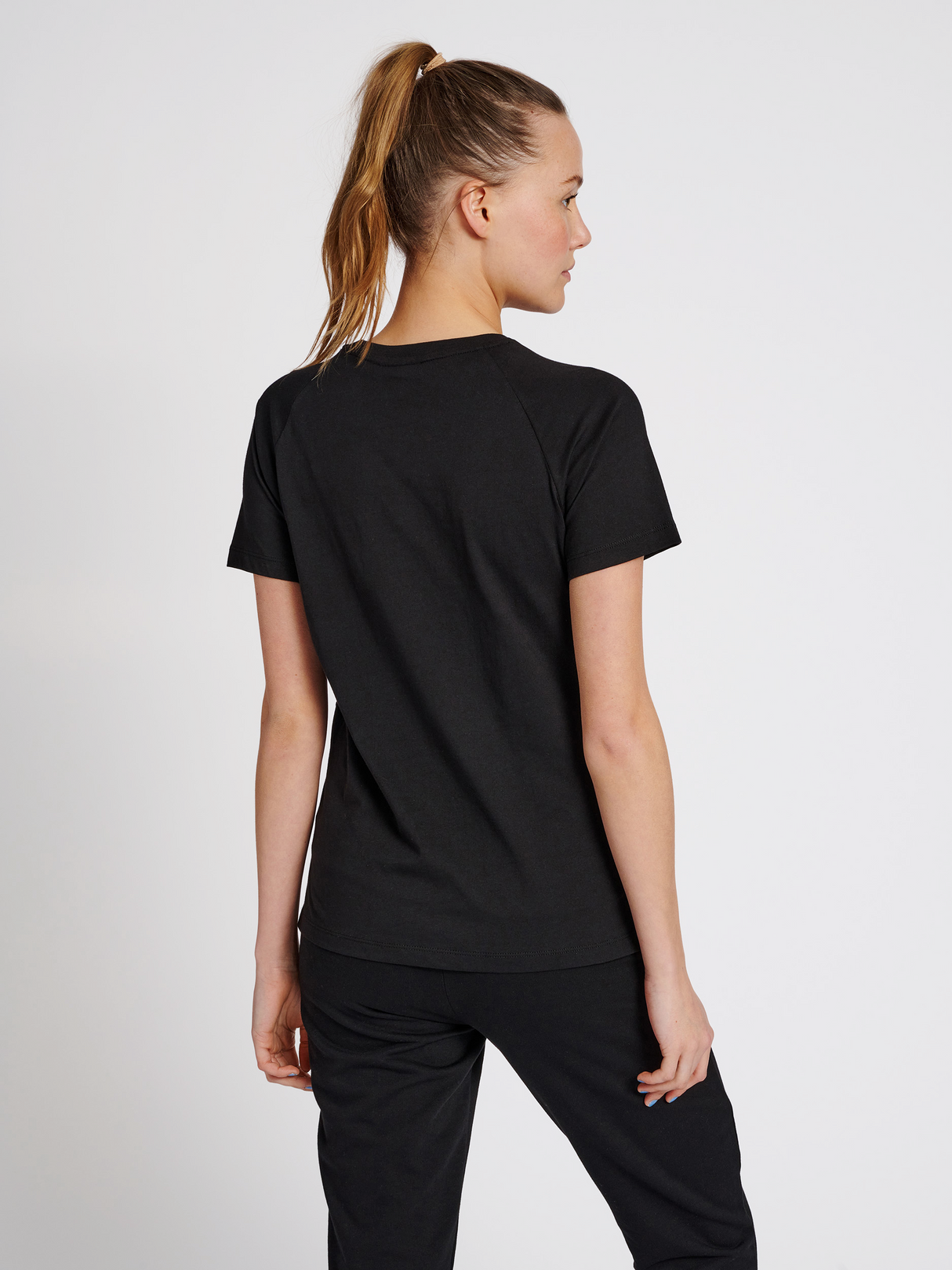 hummel Women's Noni 2.0 T-Shirt-4