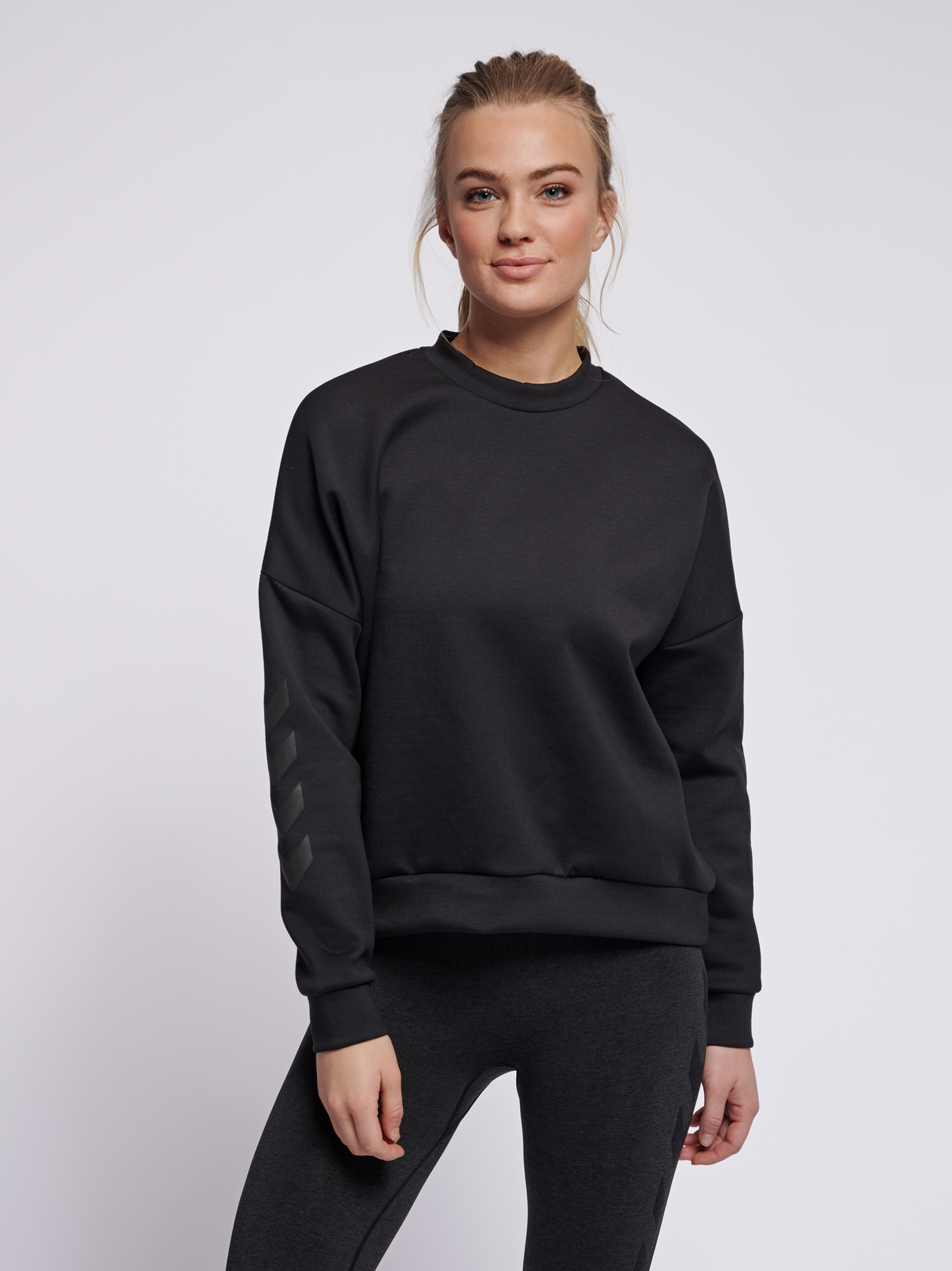 hummel Women's Essi Sweatshirt-5