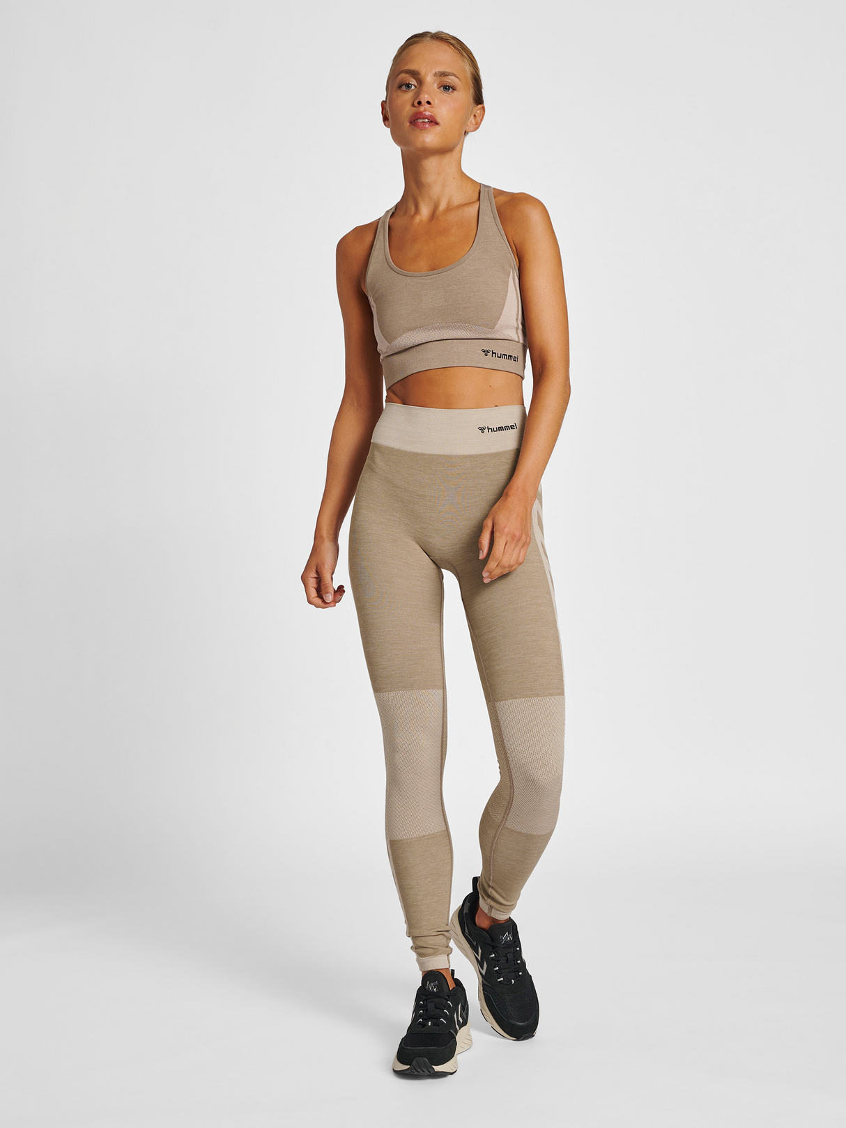 hummel Women's Clea Seamless Mid Waist Tights-4