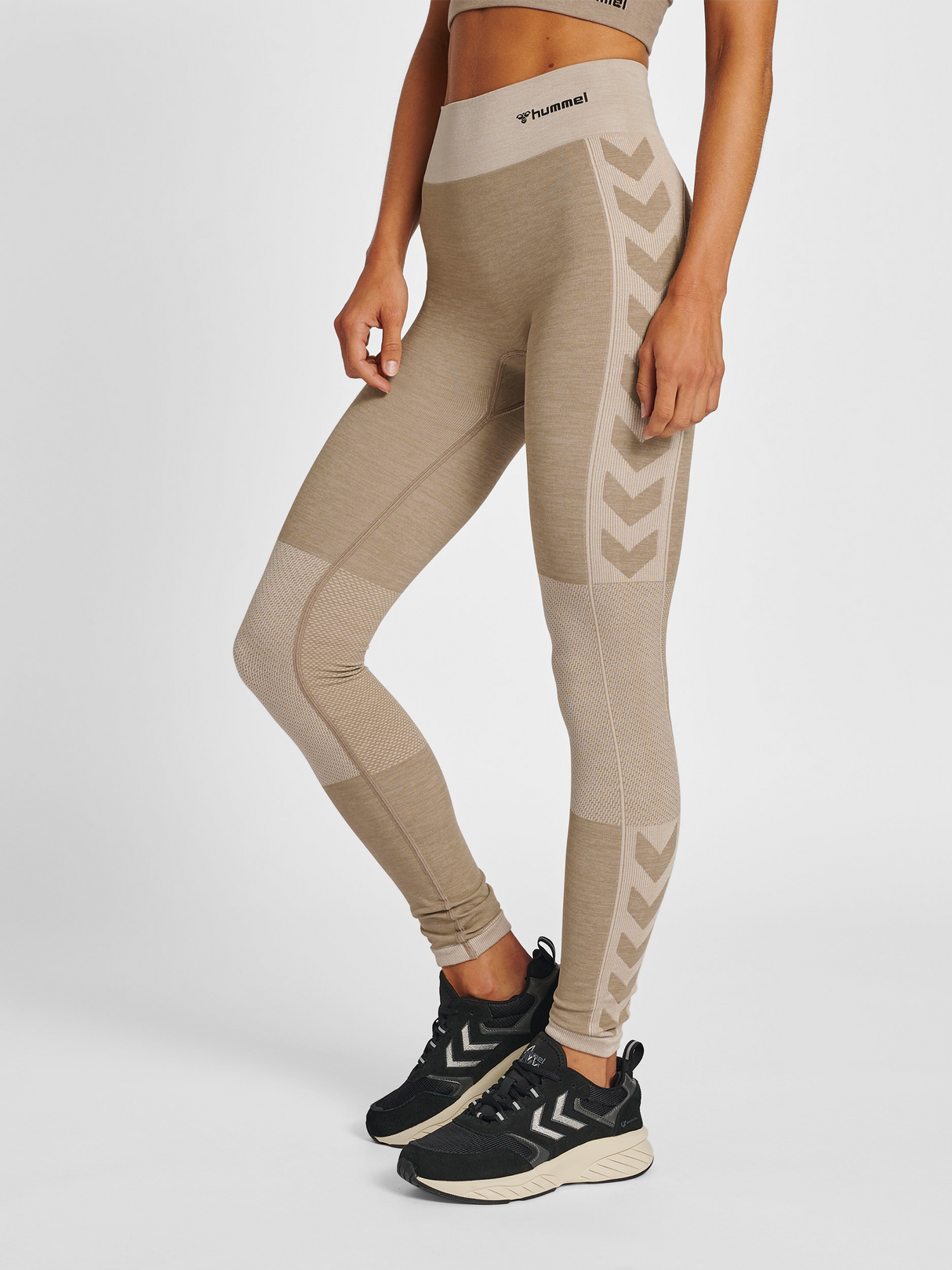 hummel Women's Clea Seamless Mid Waist Tights-5