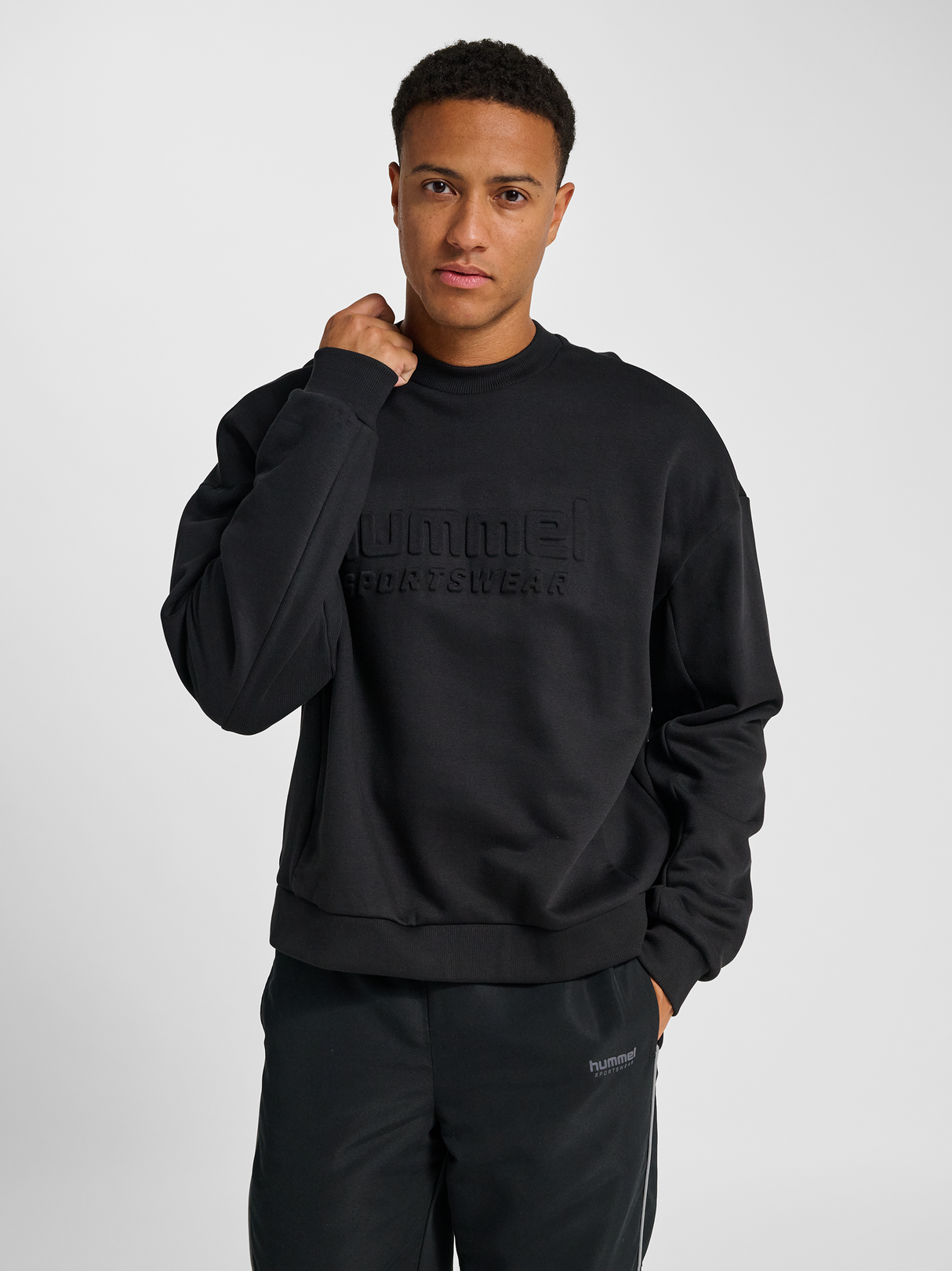 hummel Unisex Boxy Crew Logo-5
