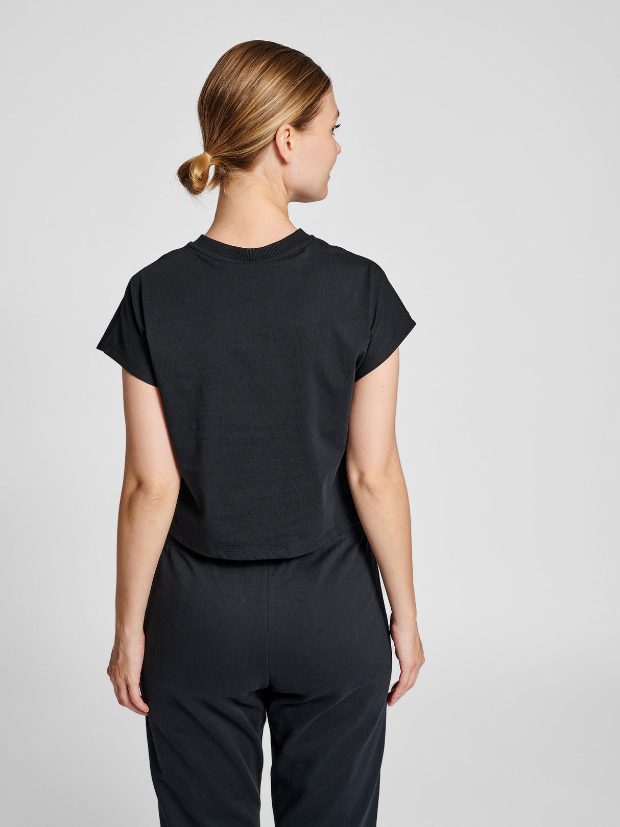 hummel Women's Legacy June Cropped T-Shirt-6