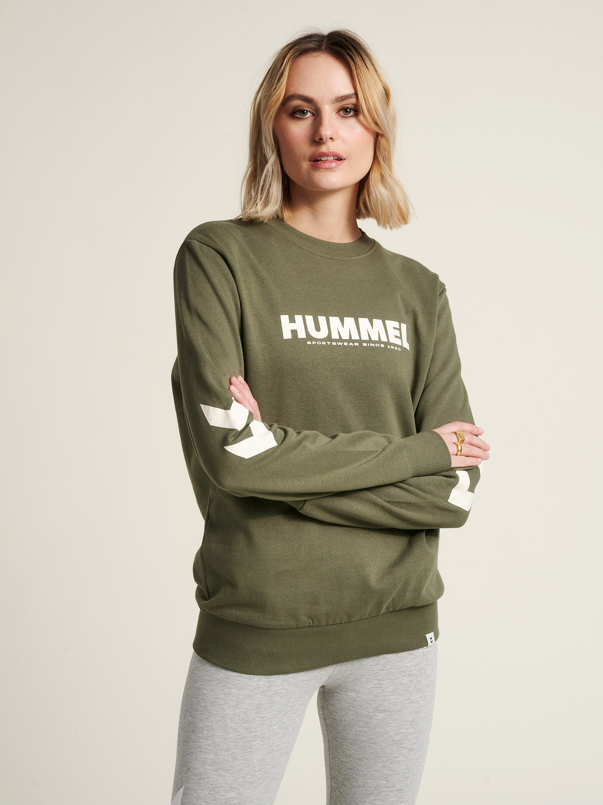hummel Unisex Legacy Sweatshirt-7