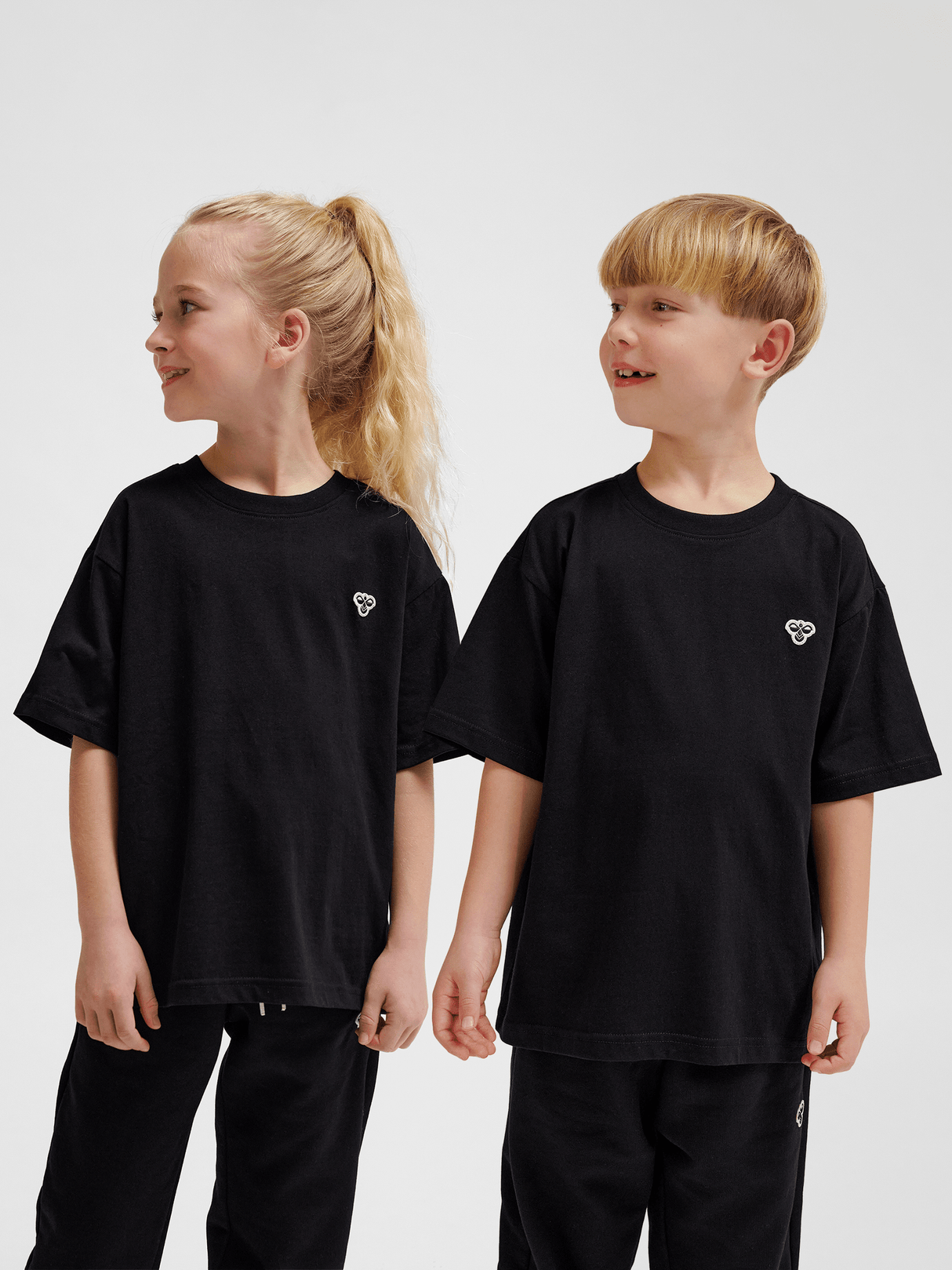 hummel Youth Loose Short Sleeve T-Shirt Bee-5