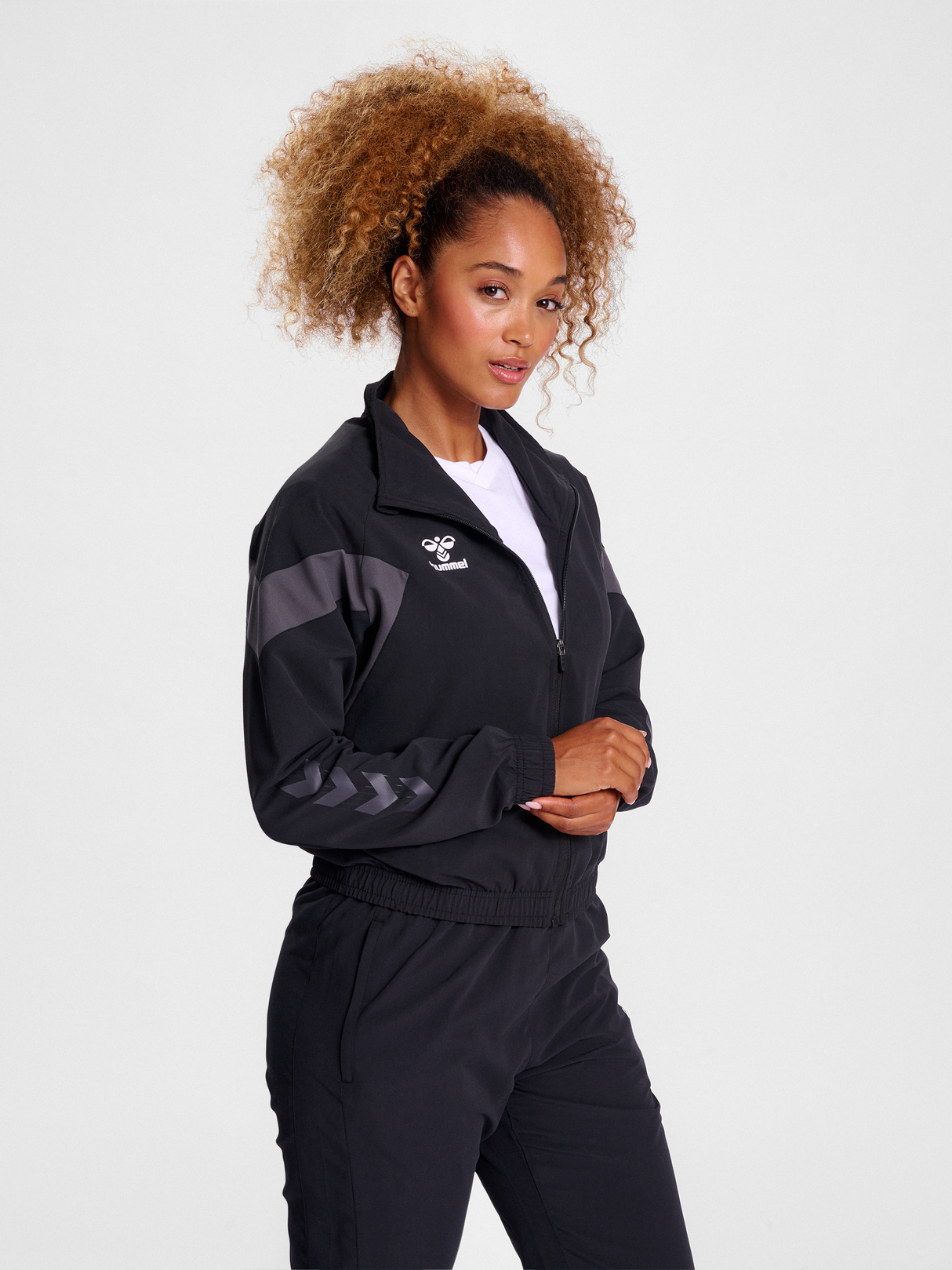 hummel Women's Travel Woven Jacket-6