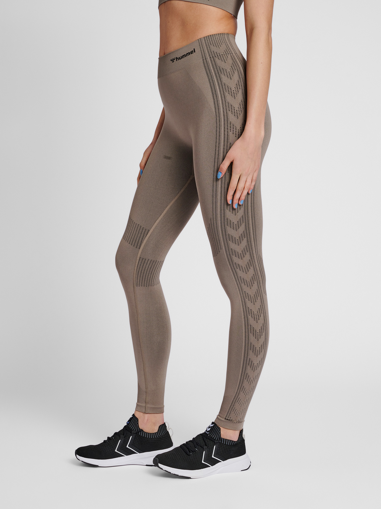 hummel Women's Mindful Training Shaping Seamless Mid Waist Tights-5